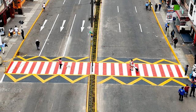 La remodelación de la avenida Habich incluye la instalación de reductores de velocidad. Foto: Municipalidad de San Martín de Porres.   