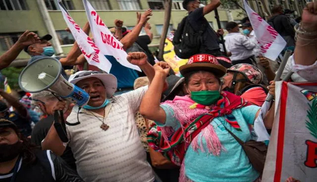  Cientos de campesinos llegaron a la capital para protestar contra el actual Gobierno. Foto: EFE<br><br>    