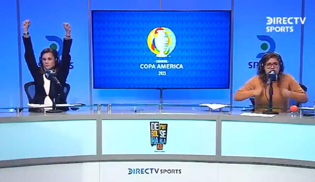 Rosa María y Talía Azcárate se emocionaron con el triunfo de Perú. Foto: DirecTV Sports
