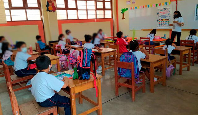 Clases escolares en Lima.