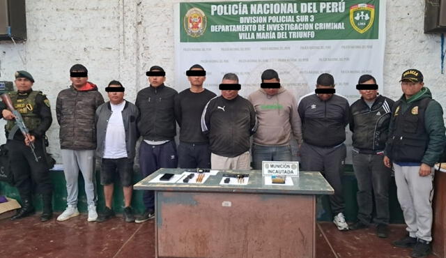  Banda de extorsionadores capturada. Foto: PNP.   