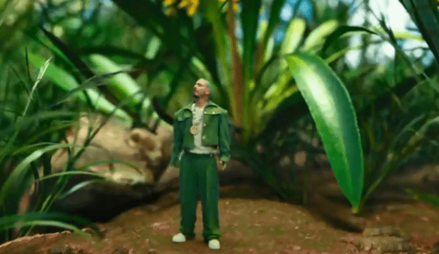 J Balvin apareció en una versión miniatura en el clip del tema “Verde”. (Foto: YouTube)
