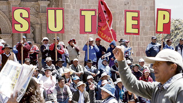 A excepción de Puno, a maestros que acataron huelga se les descontará