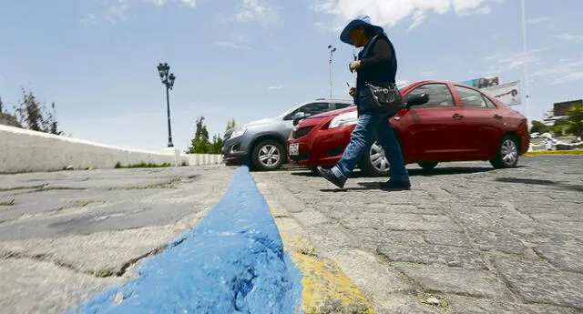 Zonas azules en Arequipa empezaron a operar de forma parcial por problemas con ubicaciones