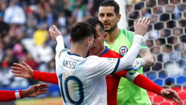 Ambos jugadores protagonizaron un fuerte careo durante el partido Argentina-Chile por la Copa América 2019.