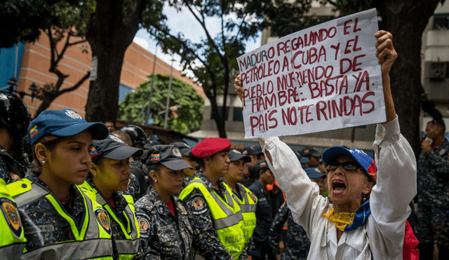 Fuerza policial de Nicolás Maduro detuvo protesta del sector salud