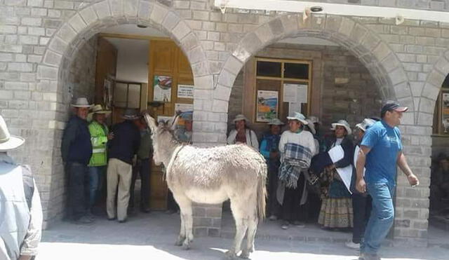 Arequipa: Pobladores de Coporaque cierran municipio y denuncian corrupción