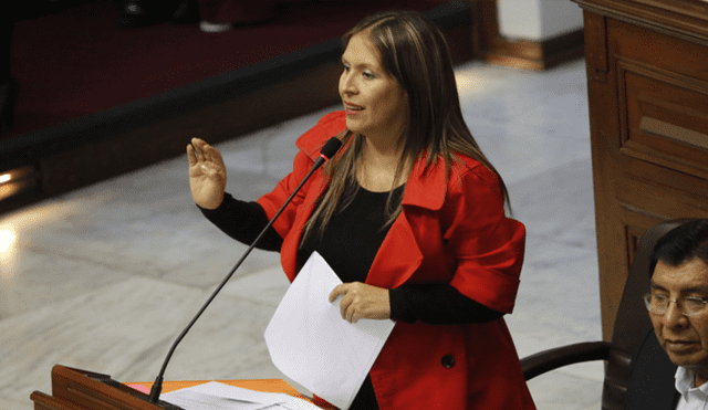 Vilcatoma presenta denuncia constitucional contra Pablo Sánchez