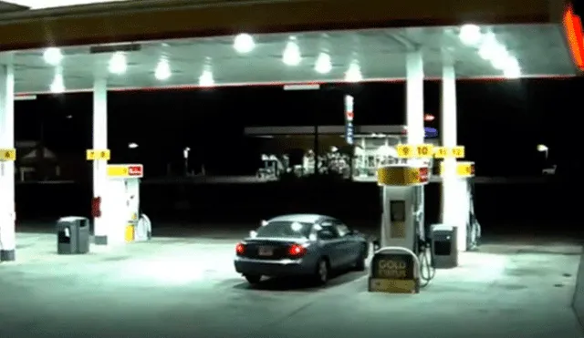 YouTube: preciso instante en que mujer escapa de la maletera del auto de su secuestrador [VIDEO]