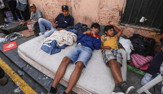Más de 160 familias pasaron la noche en la calle tras incendio en Cercado de Lima [VIDEO]