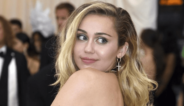 Miley Cyrus retoma su estilo desenfrenado con seductora fotografía
