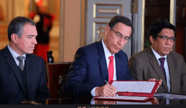 Vizcarra promulga leyes.