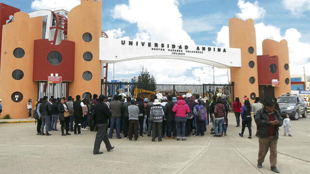 prohibición.  Universidad Andina puede funcionar hasta 2023, empero tiene prohibido efectuar procesos de admisión.