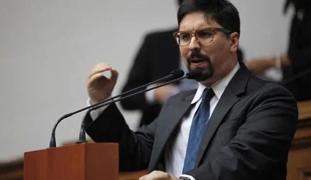 Parlamentario ingresa a embajada de Chile que lo acoge como “huésped”