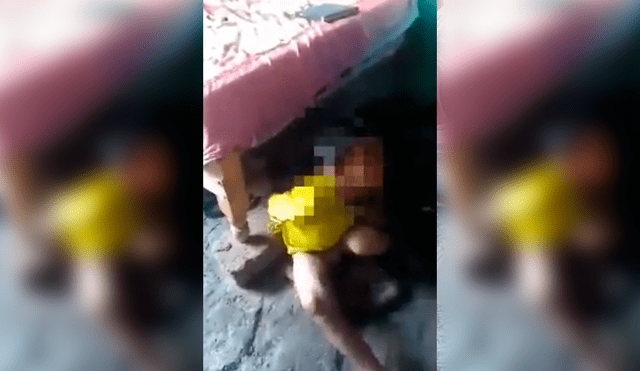 Rescatan a niño encadenando por su madre en vivienda [VIDEO]