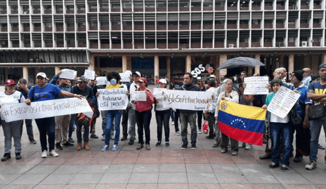 "No soy un número, merezco vivir”: Pacientes crónicos en Venezuela protestan ante ministerio 