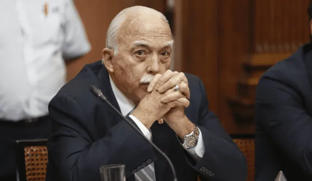 Carlos Tubino aclara que "no abandonará el barco" de Fuerza Popular