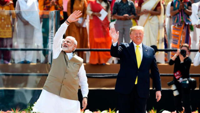 Donald Trump llegó a la India: estadio repleto, comparsa y discurso inmortalizaron visita [VIDEO]