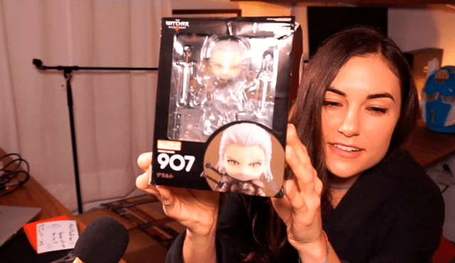 Sasha Grey recibe regalos de los creadores de The Witcher y Cyberpunk 2077.