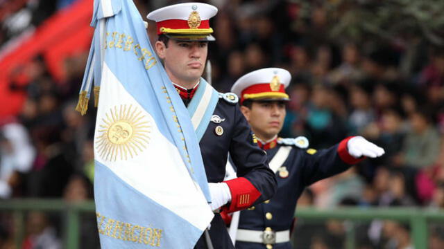 Argentina estuvo representado por representados por un grupo de nueve cadetes y un oficial de la Escuela Naval de su Marina de Guerra. (Imagen de archivo, año 2014 / Foto: EFE)