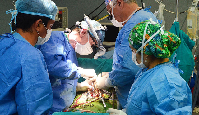 Hospital de EsSalud realizó dos trasplantes renales exitosos 
