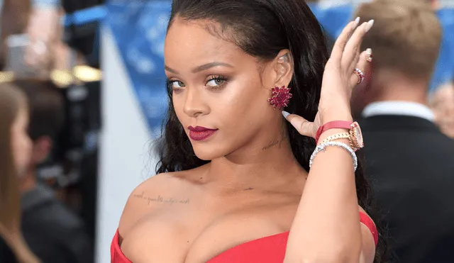 Rihanna demanda a su padre por usar su apellido como marca