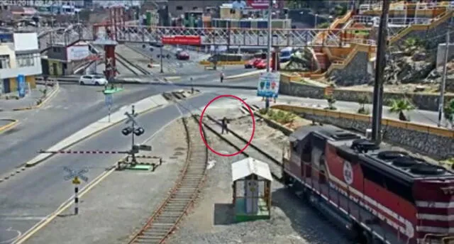 Moquegua: Varón ebrio desafía a la muerte frente a locomotora de Ilo [VIDEO]