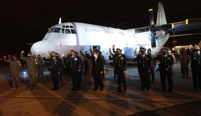 El titular del sector acudió a la ceremonia por la llegad del avión L-100-20. Foto: Ministerio de Defensa