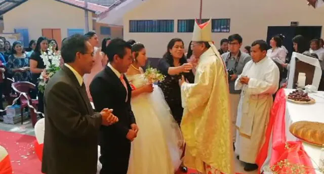 Arzobispo apadrina la primera boda católica en penal de mujeres de Cusco