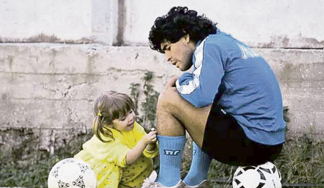 El astro argentino al lado de su hija Dalma. La foto fue tomada cuando Diego jugaba en el Napoli. Foto: Instagram Dalma Maradona