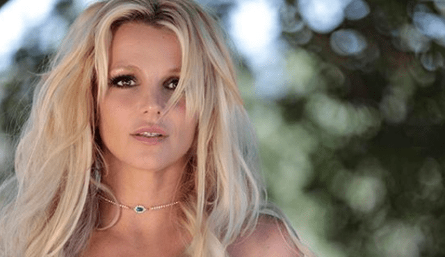 Britney Spears sorprende con sesión de yoga en bikini [VIDEO]