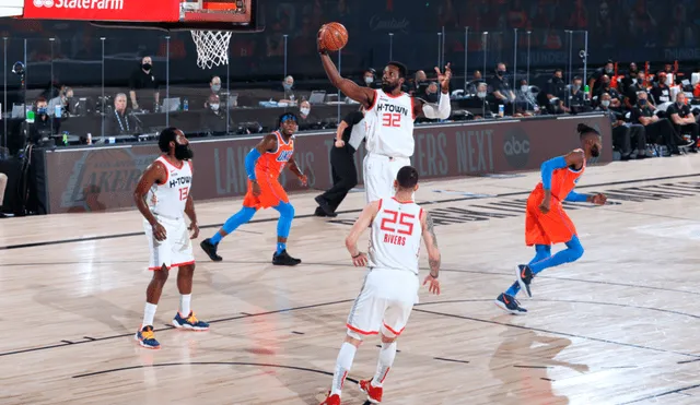 Houston Rockets vs. Oklahoma City  por el juego 4 de los playoffs de la NBA.