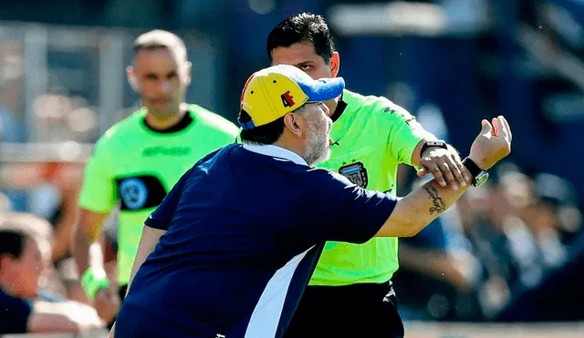 Diego Maradona protagoniza tenso cruce de palabras con Gastón Fernández [VIDEO]