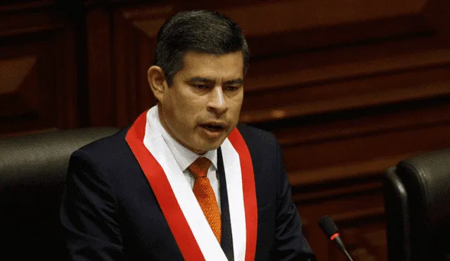 Luis Galarreta firmó ley que nivela pensiones de militares y policías