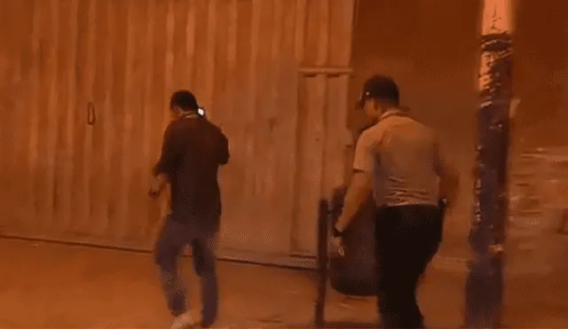 Efectivo de la Policía intenta escapar tras chocar su vehículo [VIDEO]