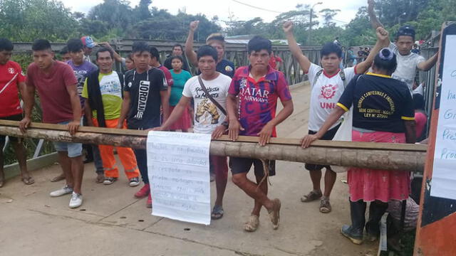 Bloquean carretera por incumplimientos del Gobernador de Amazonas