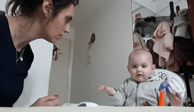 Facebook: Bebé se niega a comer su papilla y sus gestos dejan en shock a su madre