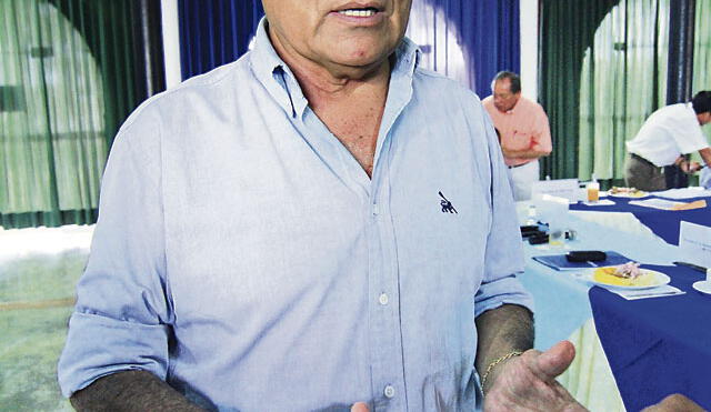 Elidio Espinoza niega renuncia de gerente Matta pese a documento formal 