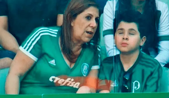The Best FIFA: madre que narra partidos a su hijo invidente es nominada a mejor fan [VIDEO]