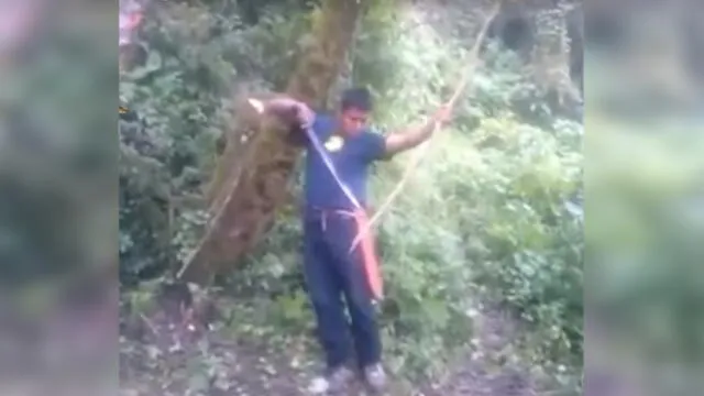 Facebook: Sujeto intenta realizar truco de la cuerda, pero tiene un inesperado final [VIDEO]