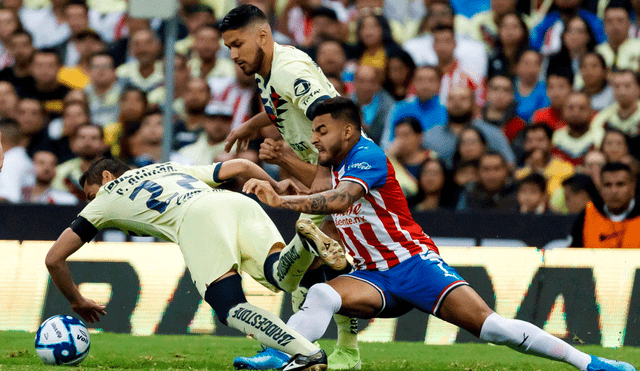 Sigue aquí EN VIVO ONLINE por TUDN el América vs. Chivas en el marco de la jornada 12 del Torneo Apertura 2019 de la Liga MX. | Foto: EFE