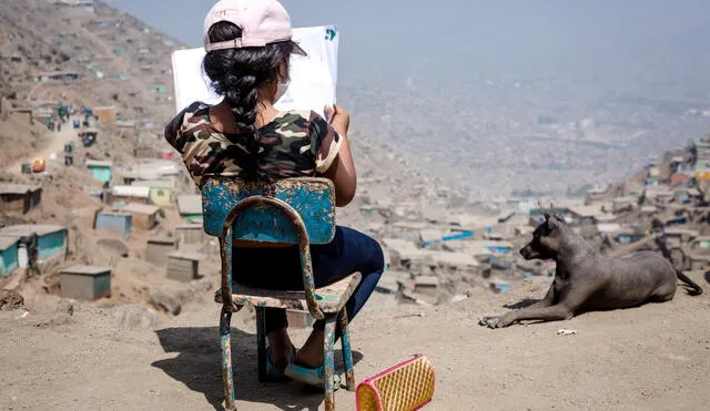Sin Internet, muchas veces sin televisor, los niños que viven en los cerros son los más perjudicados. Foto: John Reyes.