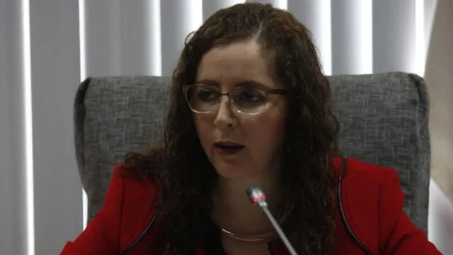 Rosa Bartra se mostró a favor del proyecto que prohíbe publicidad estatal en medios privados