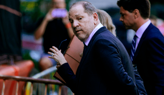 Actrices le gritan “violador” a Harvey Weinstein durante un show 