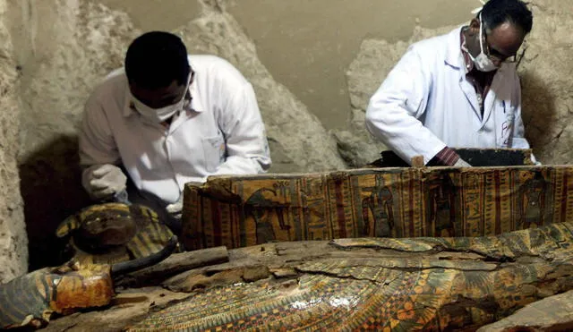 Egipto: Descubren una tumba "intacta" de un alcalde faraónico con 8 momias