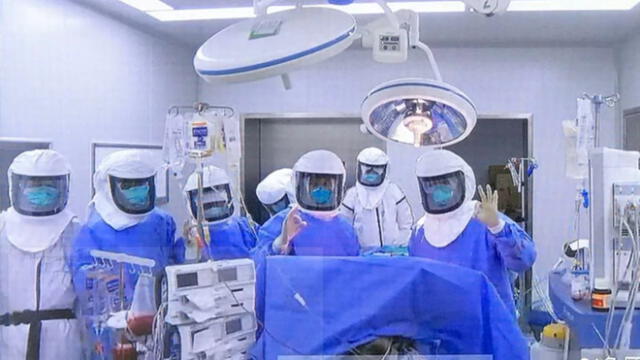 Equipo médico que realizó el trasplante. Foto: China Science.