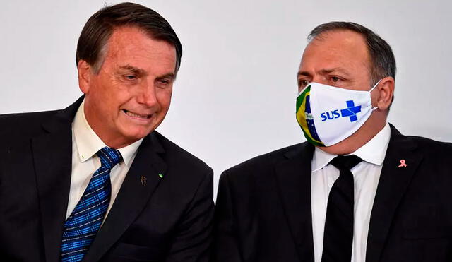 El presidente de Brasil, Jair Bolsonaro, y el ministro de Salud, Eduardo Pazuello, no han llegado a un consenso respecto a la adquisición de vacunas chinas. Foto: AFP