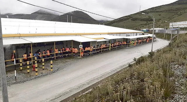 RIESGO EN MINAS. Detectan servidores contagiados con coronavirus cuando iban a ingresar a los campamentos de Cusco.