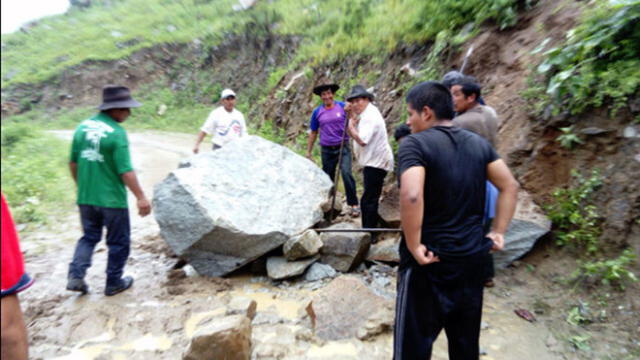 Derrumbe por lluvias bloqueó vía entre Kimbiri y Quillabamba