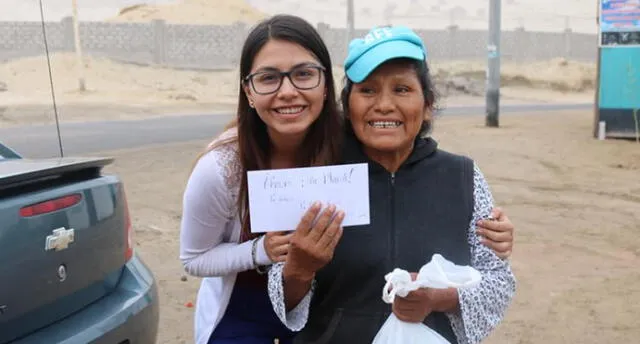 Arequipa: Consejera regala sobres de S/ 50 por el Día de la Madre 
